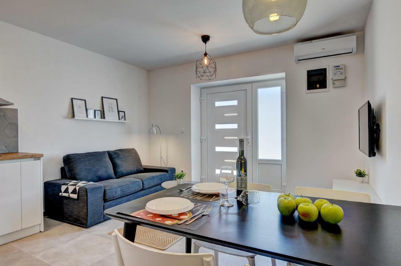Apartman M Apartment Pula Luaran gambar