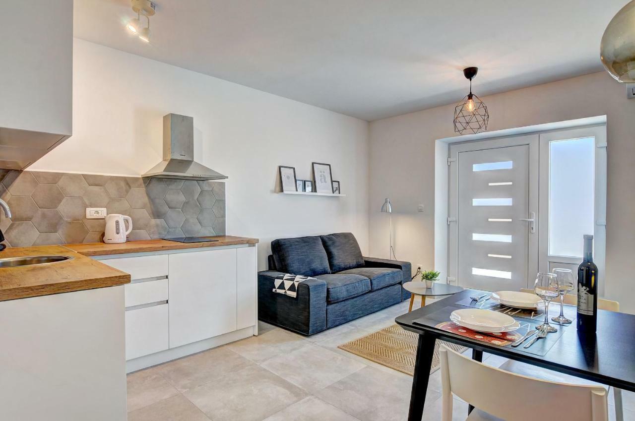 Apartman M Apartment Pula Luaran gambar